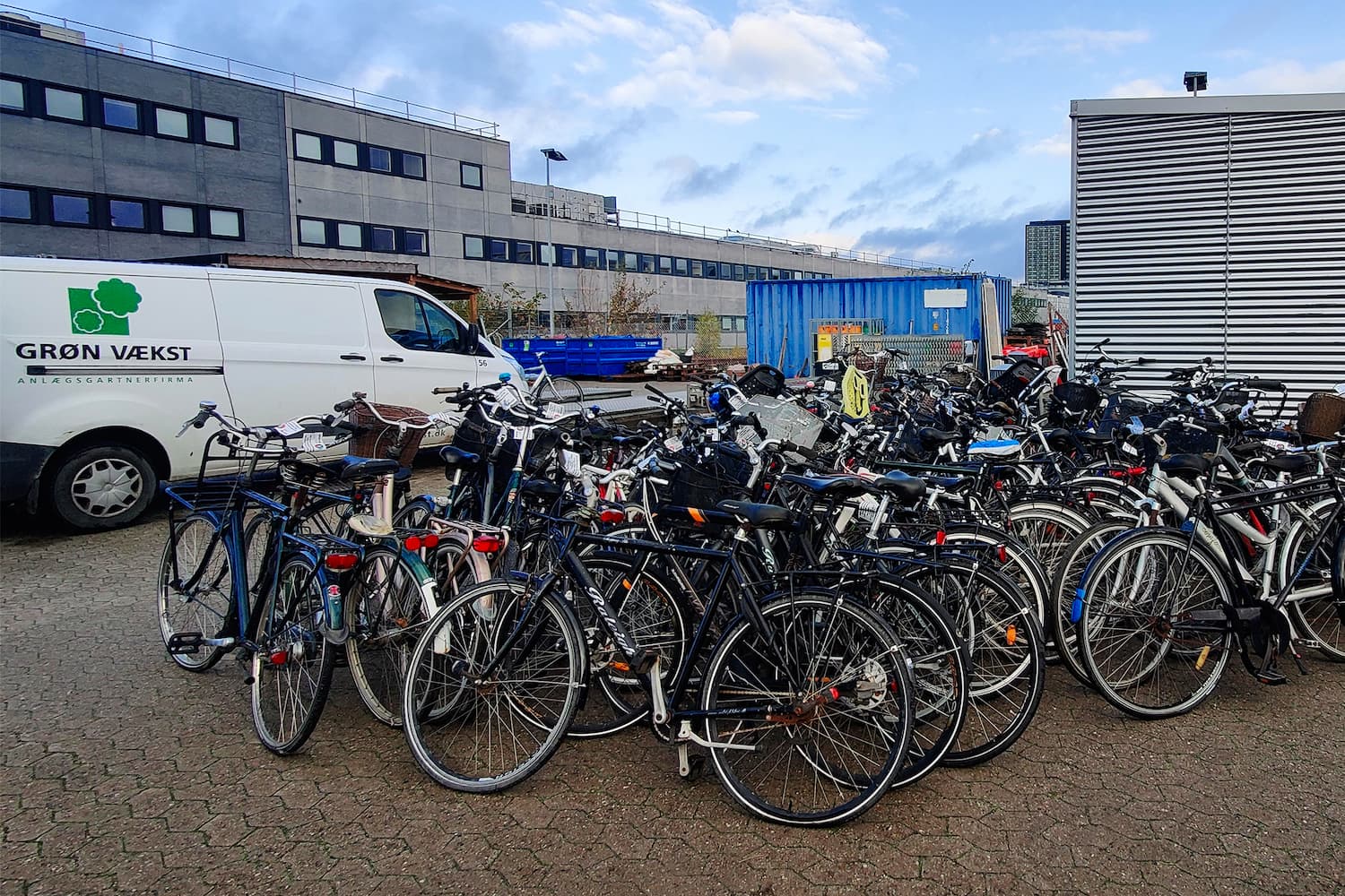 Efterladte cykler er indsamlet i forbindelse med grundejerforeningernes cykeloprydning. I 2022 blev der fjernet 114 cykler.