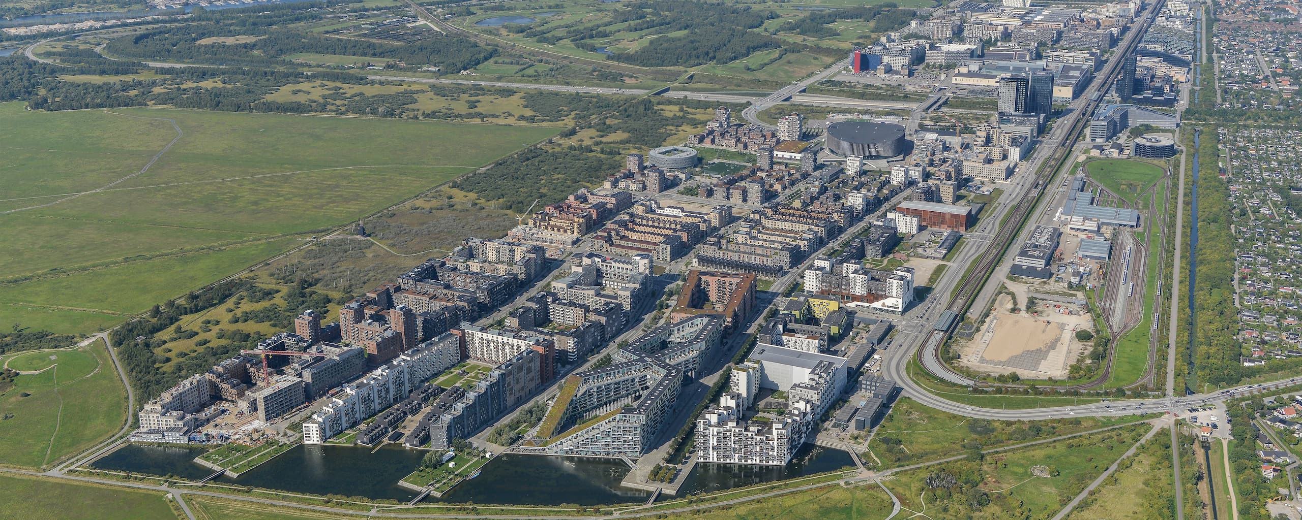 Luftfoto fra 2023, der viser Ørestads kvarterer. Foto: By & Havn