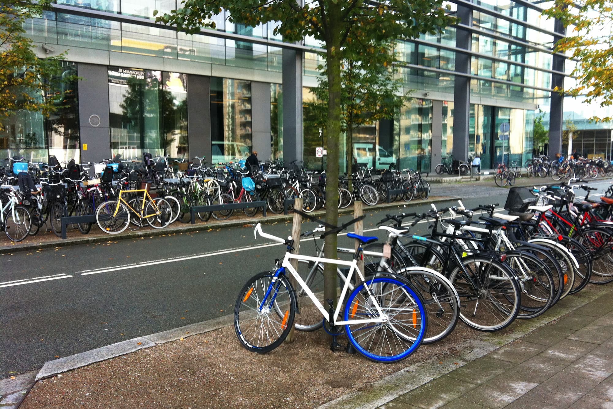 Efterladte cykler på Kaj Munks Vej.