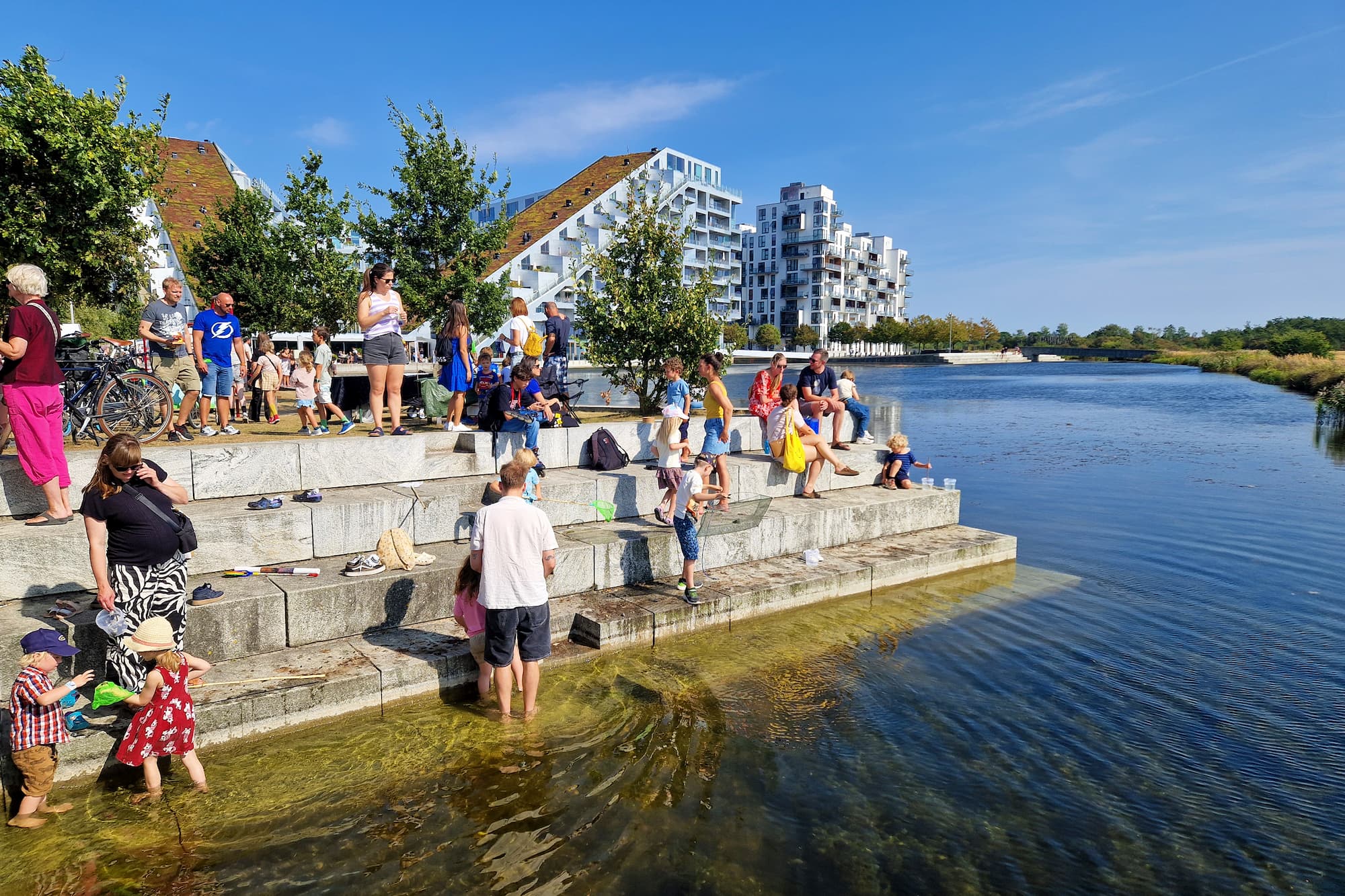 Ud over dystende badeænder i Anderæs var der blandt andet krea-workshops, østerssmagning og oplevelser ved vandet.