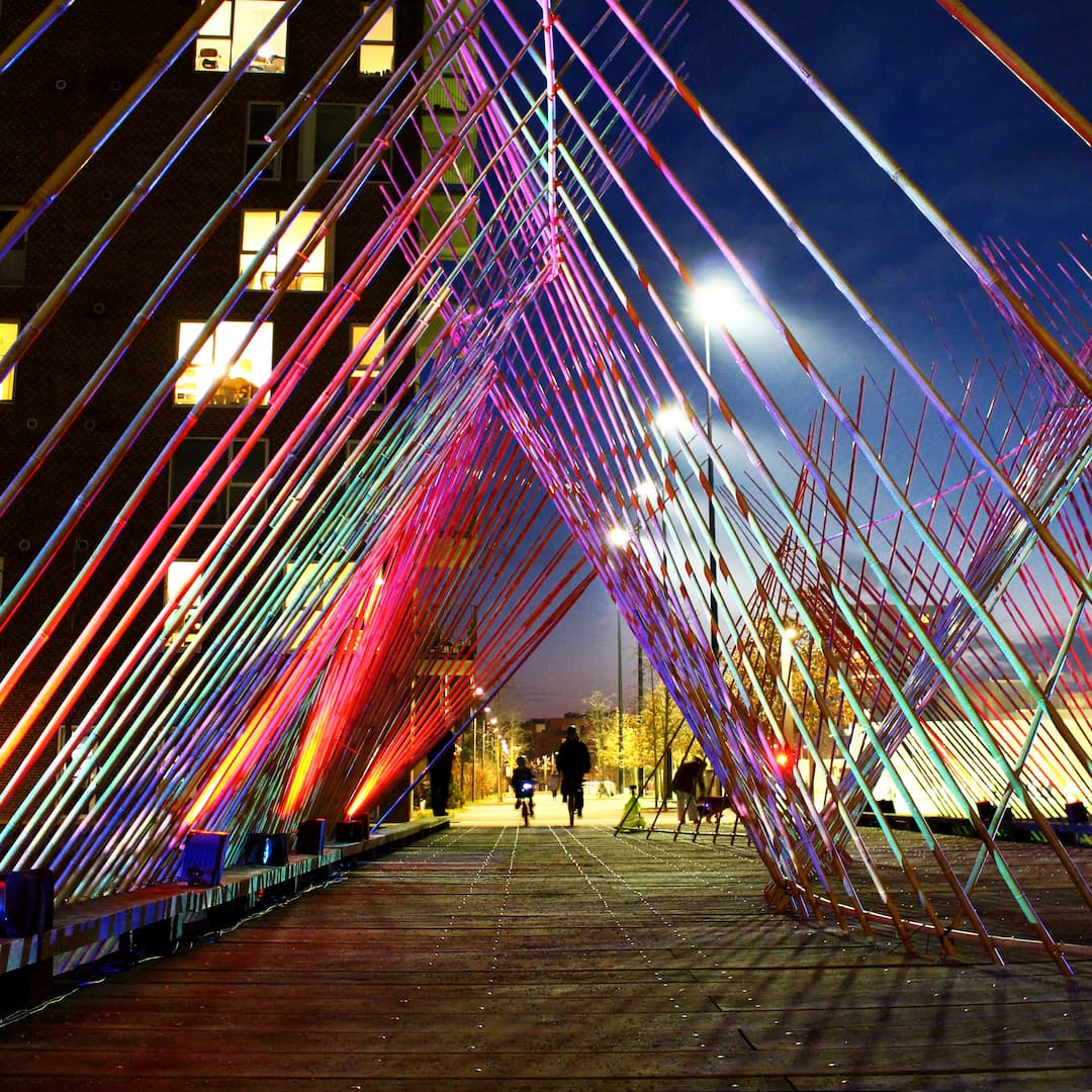 Bamboo Light Construction er udstillet i Ørestad Arenakvarter under Københavns lysfestival i 2025.