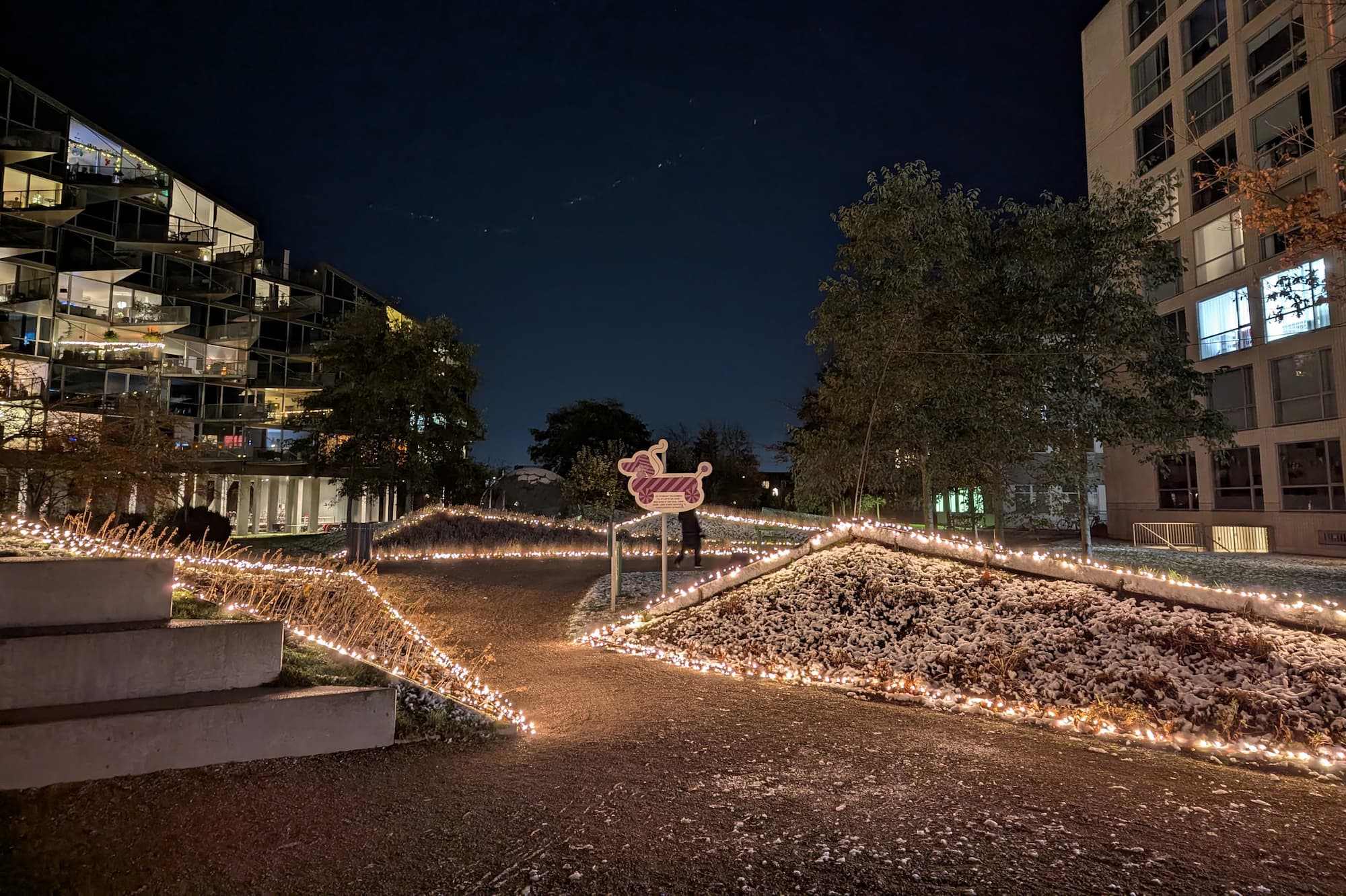 Vinterlys i Prismehaven mellem V-Huset og Porthuset.
