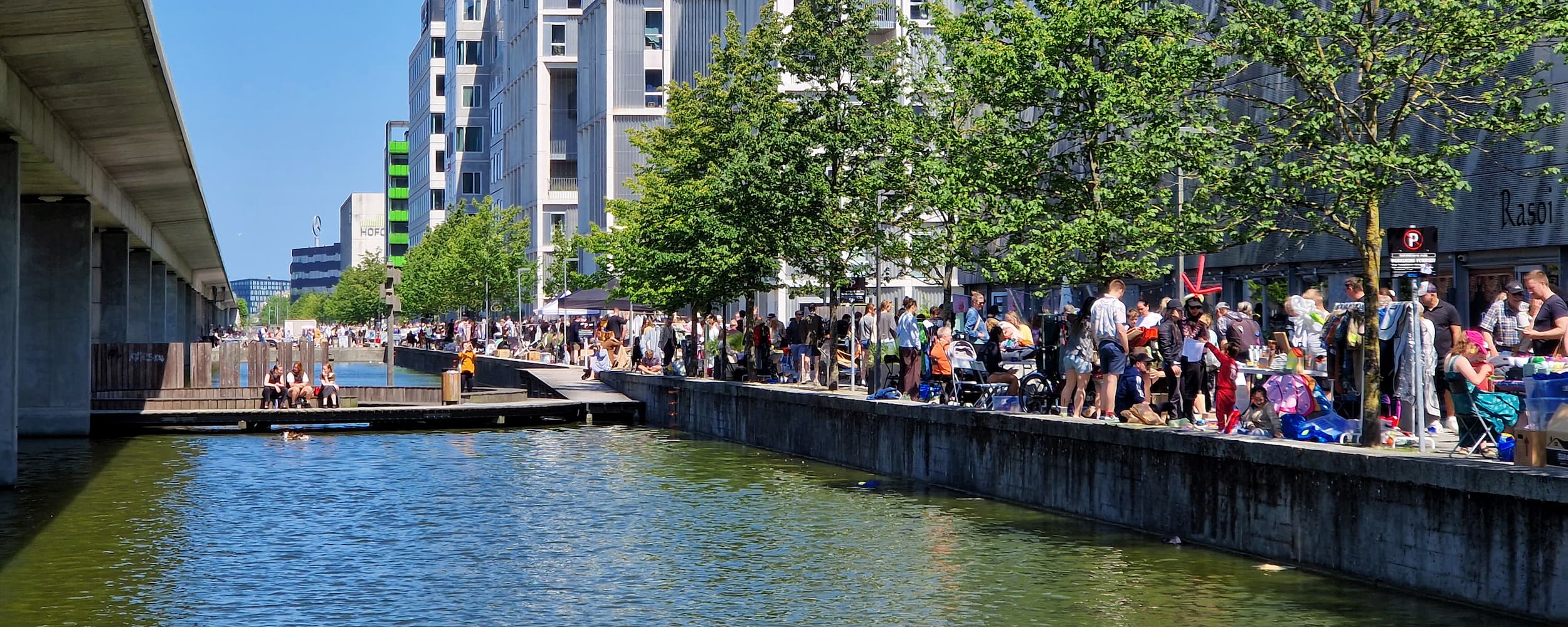 Liv i Sivegaden i Ørestad City.