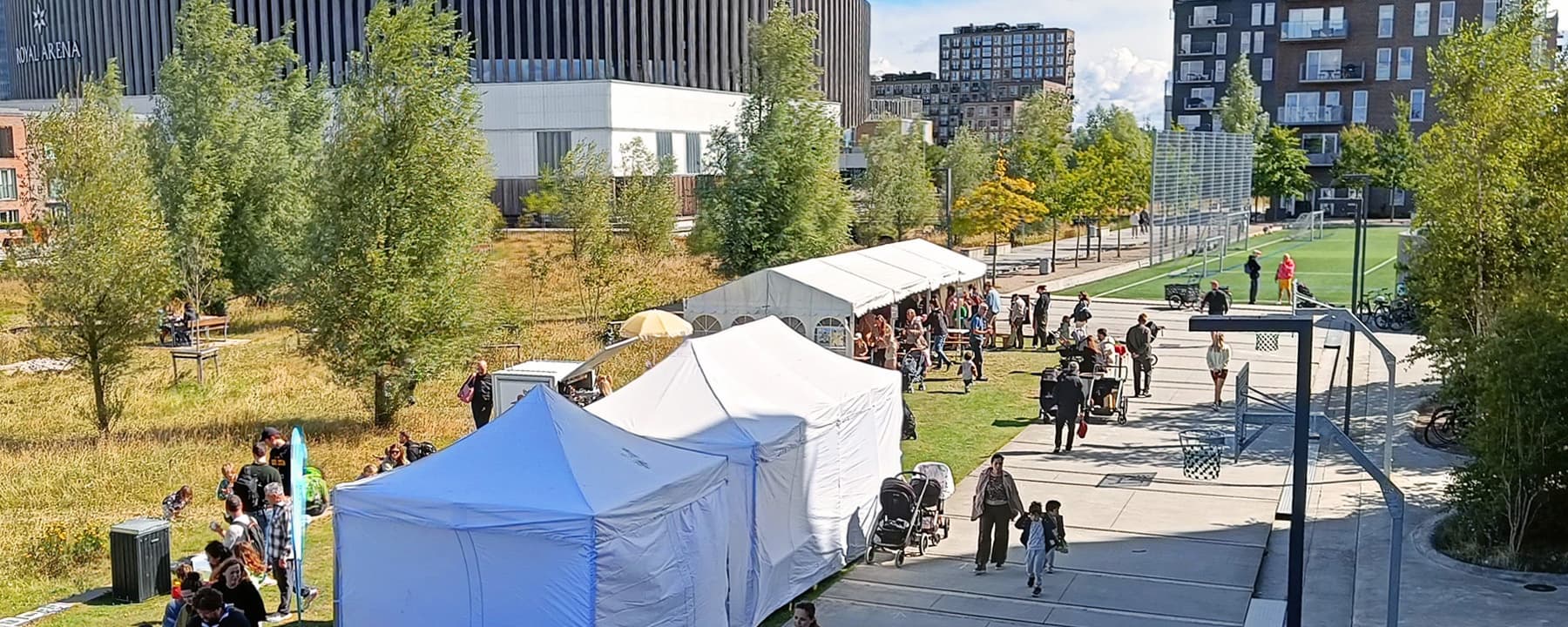 God stemning og masser af mennesker til Naturdag i Ørestad Arenakvarter.