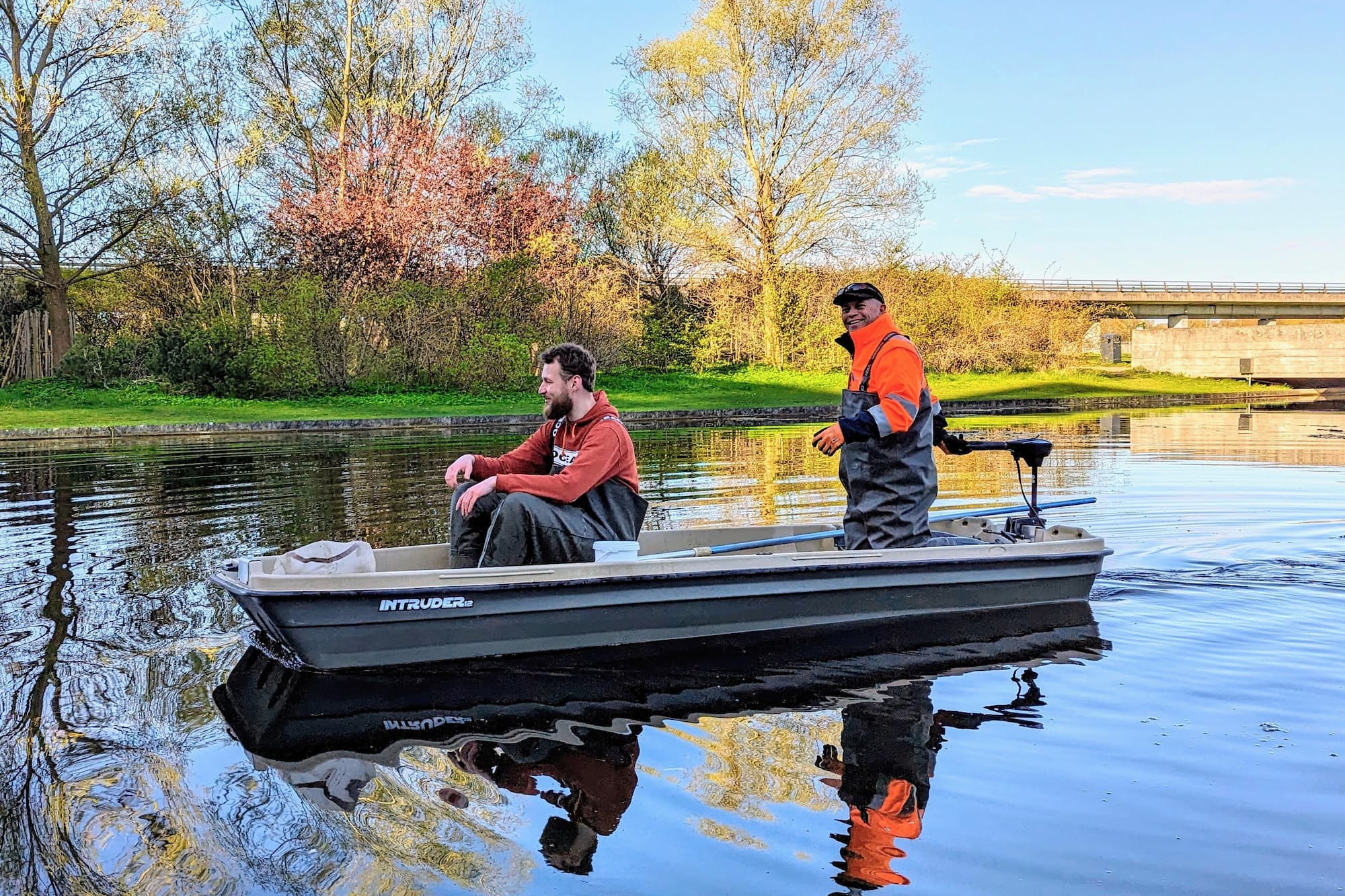 AkvaKim og Vandlauget undersøger mikrolivet i den Landskabelige Kanal i Ørestad Nord.