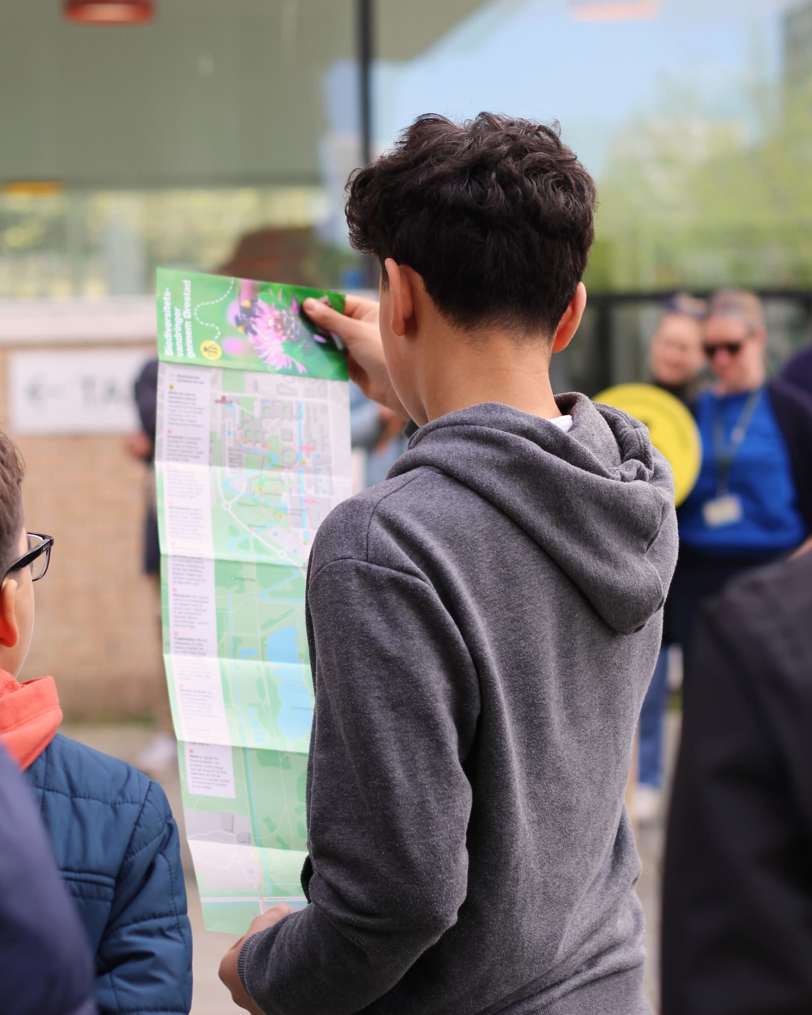 Vandringerne består af fire ruter med i alt 28 stop ved skilte og 35 markeringer af yderligere biodiversitetstiltag. Tilsammen giver det vandringer på hele 14,3 kilometer gennem bydelen.